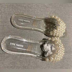 Never Worn NEW  Steve Madden sandals